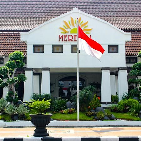 Hotel Merdeka Kediri Kediri  Εξωτερικό φωτογραφία