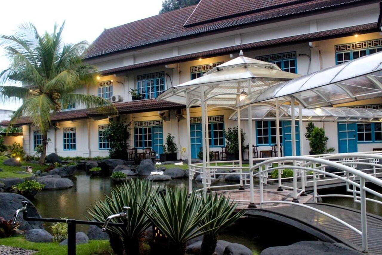Hotel Merdeka Kediri Kediri  Εξωτερικό φωτογραφία