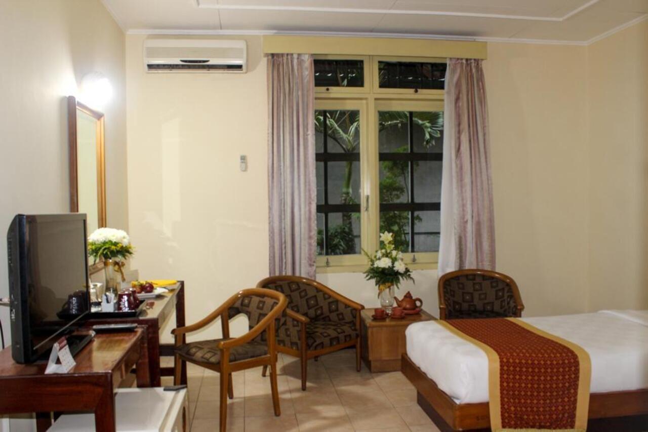 Hotel Merdeka Kediri Kediri  Εξωτερικό φωτογραφία