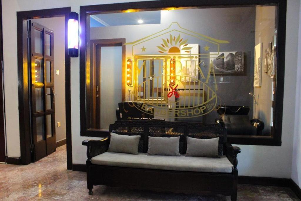 Hotel Merdeka Kediri Kediri  Εξωτερικό φωτογραφία