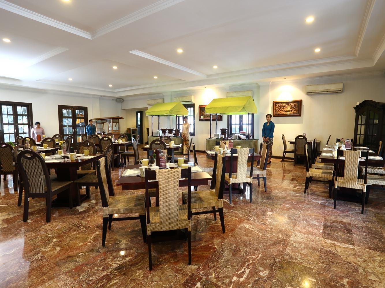 Hotel Merdeka Kediri Kediri  Εξωτερικό φωτογραφία