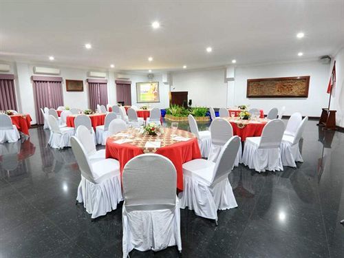 Hotel Merdeka Kediri Kediri  Εξωτερικό φωτογραφία