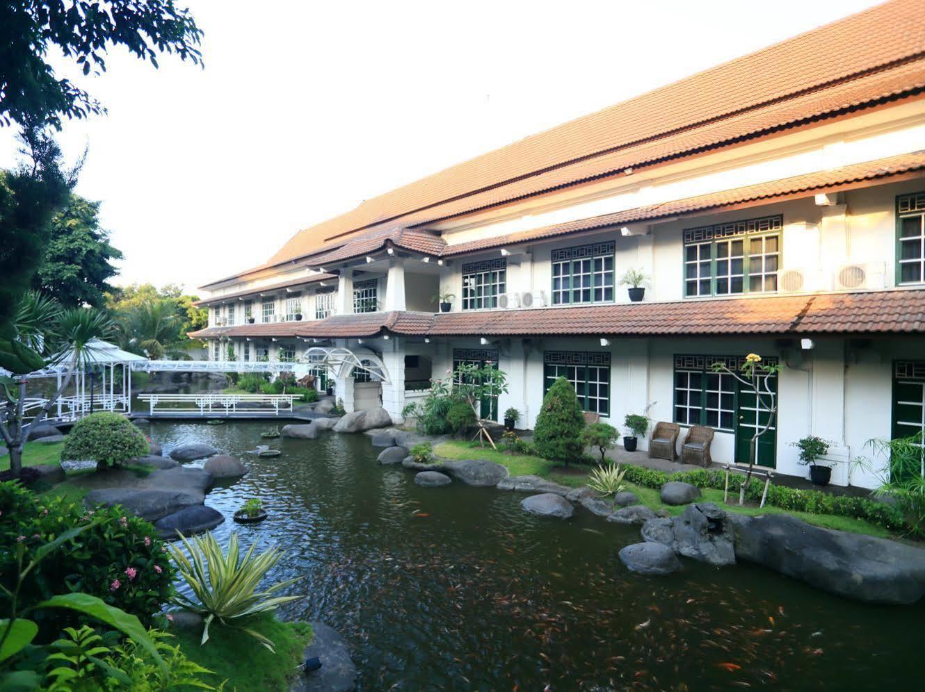 Hotel Merdeka Kediri Kediri  Εξωτερικό φωτογραφία
